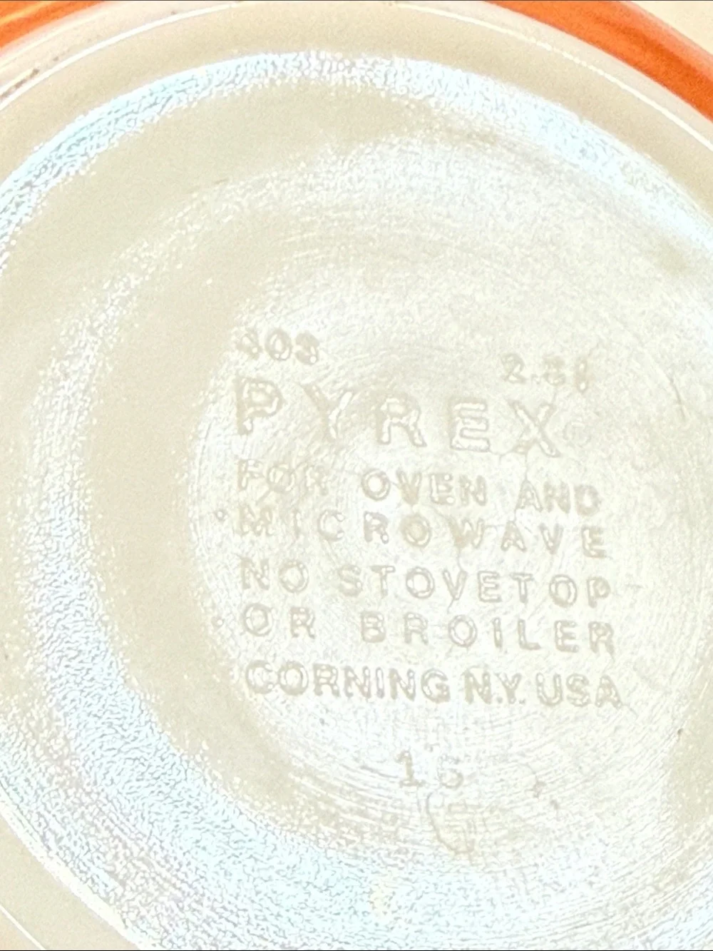 PYREX Orange Wheat Motif Mixing Bowl with White Interior 2.5 Quarts